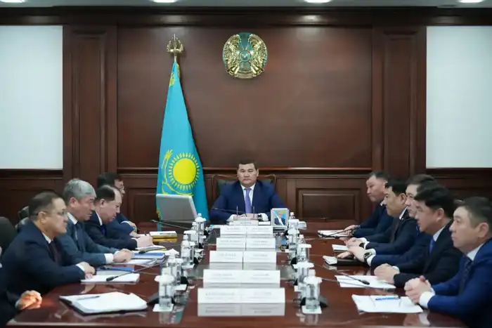 Рассмотрены вопросы исполнения поручений, данных на пятом заседании Национального курултая (10)