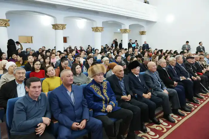 Тараз: 2 530 голосов жителей на встрече с акимом Павлодаре