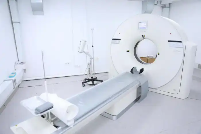 В больнице Актобе запустили новый КТ и мобильную С-дугу для экстренной помощи (3)