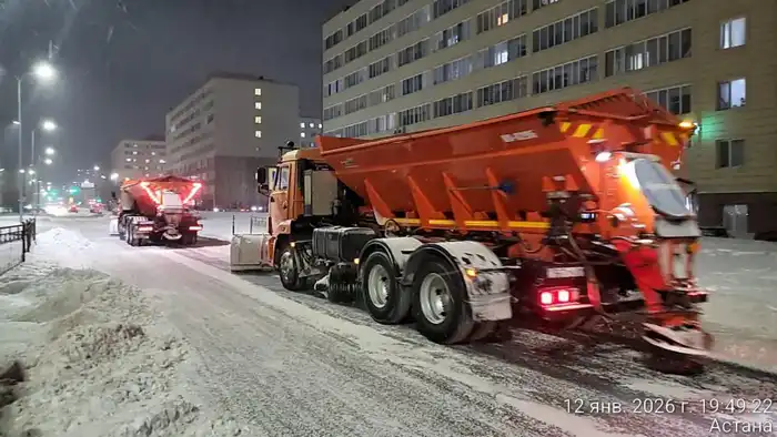 Почти 50 тысяч кубометров снега вывезли за день из Астаны (2)