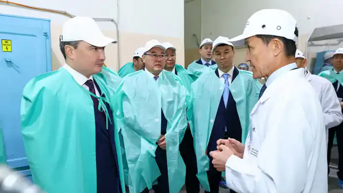 Олжас Бектенов проверяет научную базу атомной отрасли в Алматы Павлодаре
