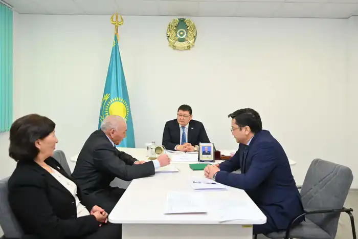 Аким области провел личный прием граждан (6)