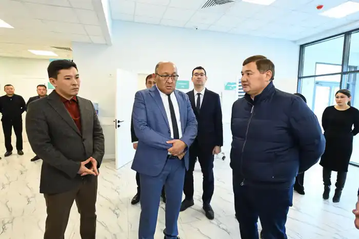 Глава региона ознакомился с работой центра Orhun Medical (5)