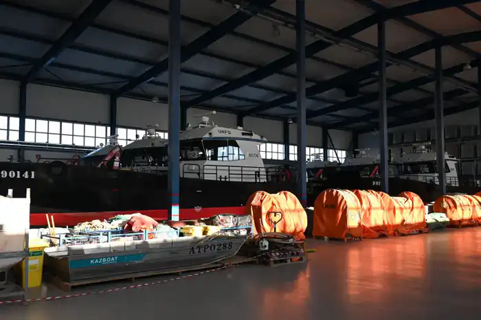 Глава МЧС посетил Северо-Каспийскую экологическую базу реагирования в Атырау (5)