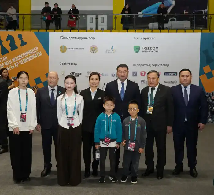 В чемпионате Казахстана по шахматам среди юниоров в Туркестане принимают участие 1052 спортсмена (2)