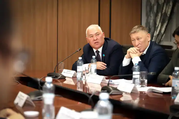 Первое заседание Общественного совета по вопросам образования и защиты прав детей прошло с участием министра просвещения РК Жулдыз Сулейменовой и депутатов Павлодаре