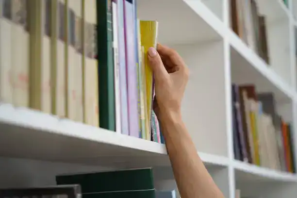 В селе Тогызбулак открыли новую библиотеку в честь 130-летия Капеса Байгабыла Павлодаре