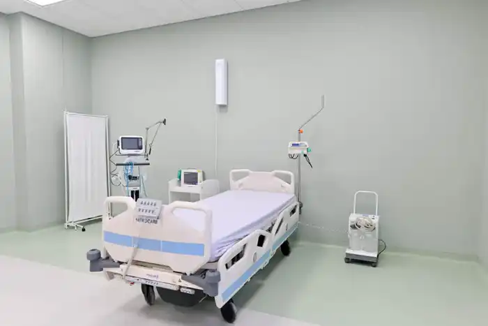 Аким области посетил нефрологический центр в Семее (8)