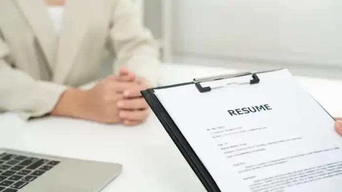 До 3,4 миллиона: названы самые высокие оклады в Казахстане Павлодаре