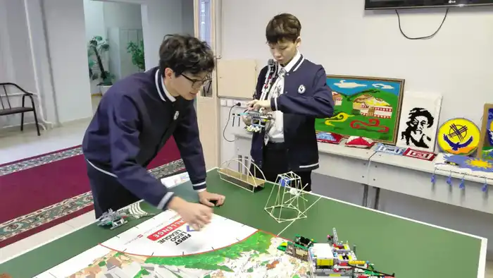 Юные инженеры Карагандинской области прокладывают путь на чемпионат Центральной Азии с инновационными роботами Павлодаре