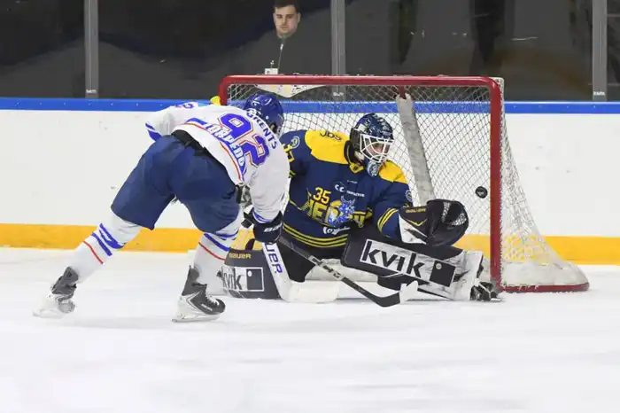 Хоккейная команда «Торпедо» стартовала на Континентальном кубке с уверенной победой (4)