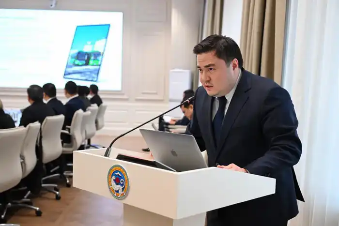 В Алматы обсудили развитие цифровых решений и ИИ в городском управлении (3)