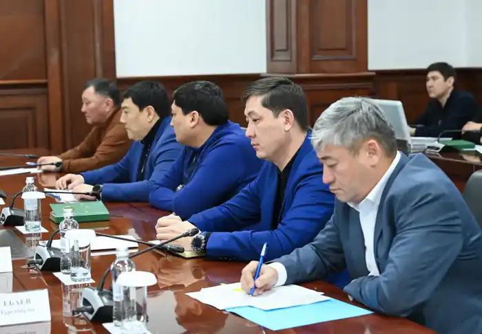 Обсуждение вопросов работы коммунальной сферы и обеспечения безопасности услуг на совещании Павлодаре