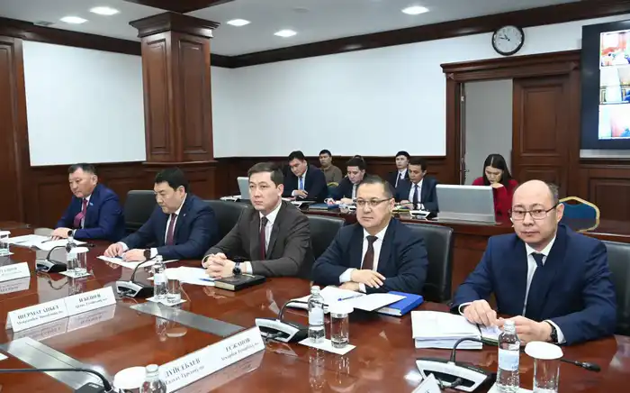 Обсуждение развития стартапов в сфере искусственного интеллекта и вовлечение молодежи в цифровизацию на заседании Правительства РК Павлодаре