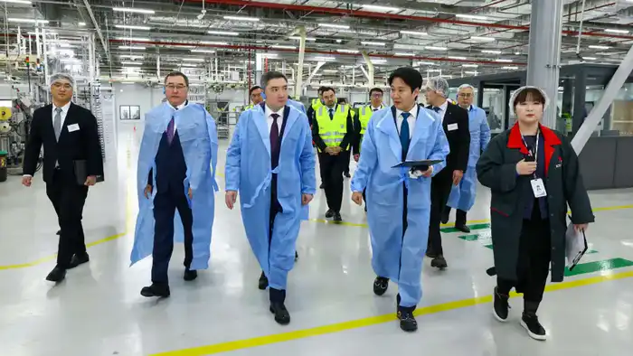 Премьер-министр посетил ряд предприятий Алматинской области и ознакомился с объемами привлеченных инвестиций (9)