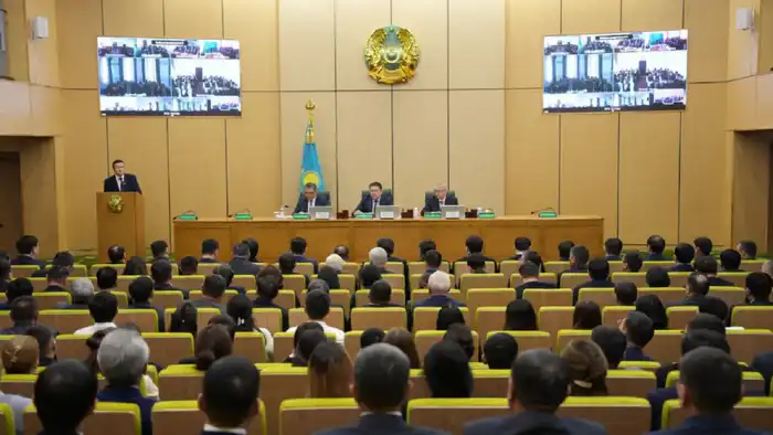 Лимиты водопользования, строительство водохранилищ, поддержка сельского предпринимательства: Канат Бозумбаев посетил область Жетісу (3)