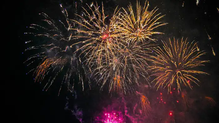 Поздравление Президента и салюты: как казахстанцы встречали 2026-й год в городах страны Павлодаре