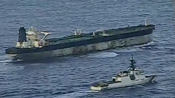 США опубликовали видео захвата танкера Marinera, следовавшего под российским флагом: над судном кружат вертолёты. Павлодаре