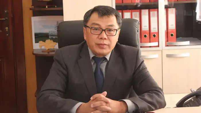 Заслуженный тень: экс-аким, осуждённый за взятку, вновь на пьедестале почёта в Абайской области Павлодаре