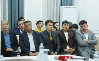 Ербол Карашукеев обсудил развитие культуры с творческой интеллигенцией Жамбылской области