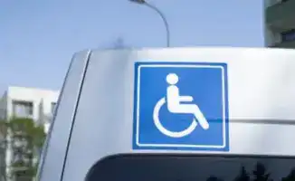Инватакси: мост к свободе для людей с инвалидностью, преодолённый почти 490 тысяч раз в 2025 году