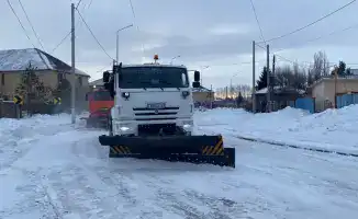 Коммунальные службы Астаны продолжают активно убирать снег: вывезено около 2,8 млн кубометров с начала зимнего сезона