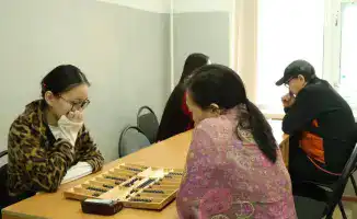 Областной чемпионат по тоғызқұмалақ в Усть-Каменогорске: отбор на республиканские соревнования