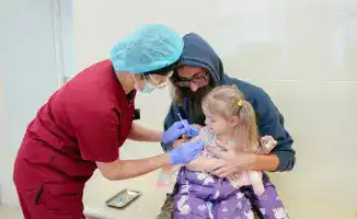 Врачи столицы Казахстана подчеркивают важность вакцинации для защиты здоровья детей