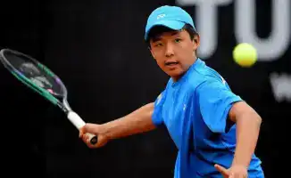 Юный теннисист Зангар Нурланулы из Туркестана вышел в четвертьфинал международного турнира в Австралии