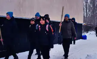 Участие 6900 школьников в уборке снега: формирование ответственности и сплоченности молодежи в Астане