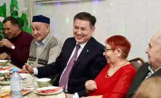 Аким ВКО поддерживает одиноких пожилых людей в преддверии Нового года