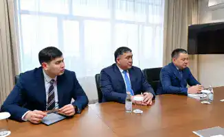 Аким области Абай встретился с директором ТОО "АқтасХимПром" для обсуждения строительства складского комплекса