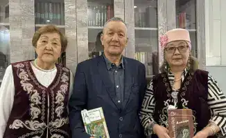 Челлендж в Астане: стихи Мукагали на диване?