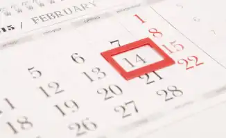 В феврале 2026 года казахстанцы смогут насладиться выходными только в субботу и воскресенье, так как в этом месяце отсутствуют государственные праздники.