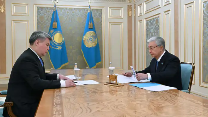 Токаев обсудил вопросы газоснабжения с главой QazaqGaz в Акорде Павлодаре