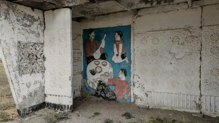 Советская остановка разрушается, город Есиль, Акмолинская область