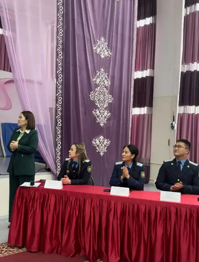 В средней школе №57 имени Машхура Жусупа стартовал клуб «Будущие прокуроры» с 10 новыми участниками Павлодаре