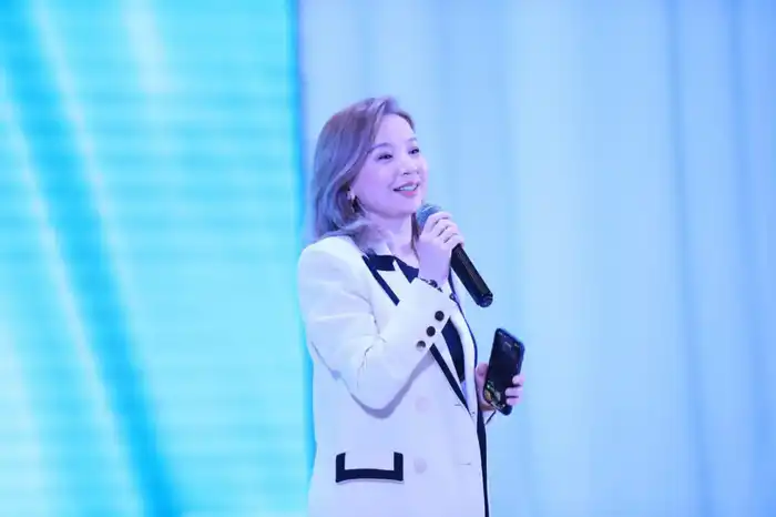 Новая Конституция поддерживает созидательность и инновации (8)