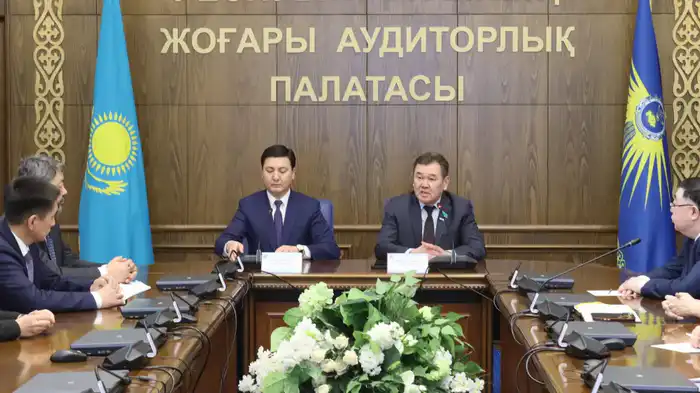 В Высшей аудиторской палате Казахстана началось обсуждение нового проекта Конституции Павлодаре