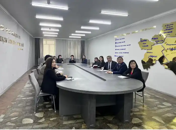 Круглый стол по защите прав человека в образовании: обсуждение новой Конституции и прав педагогов Павлодаре