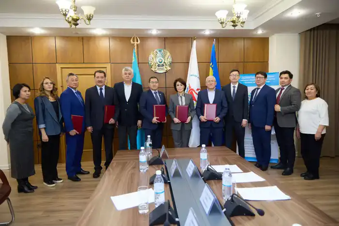 Подписание соглашения о социальном партнерстве в здравоохранении: новые условия труда для медицинских работников на 2026–2028 годы Павлодаре