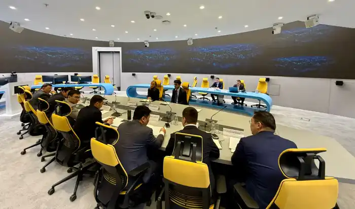 Заместитель Премьер-Министра - Министр искусственного интеллекта и цифрового развития Жаслан Мадиев проверил готовность систем Starlink к работе в Казахстане (3)