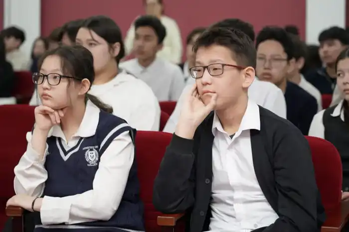 «Закон и порядок»: столичным школьникам показали работу адвокатов на деле (5)