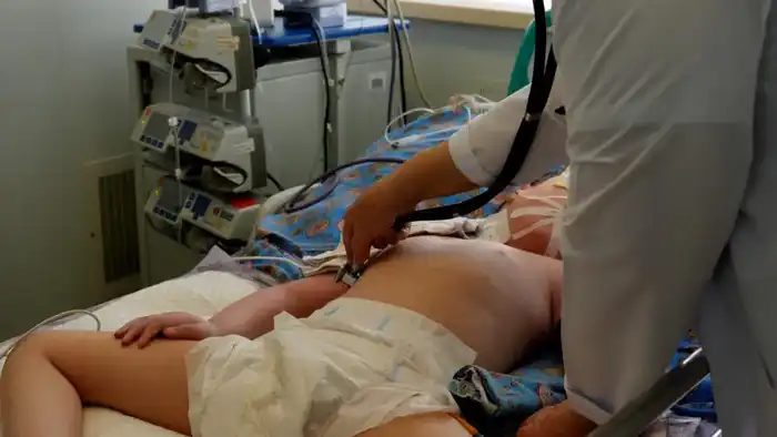 Дети продолжают поступать в столичные больницы с корью: врачи обратились к родителям (7)