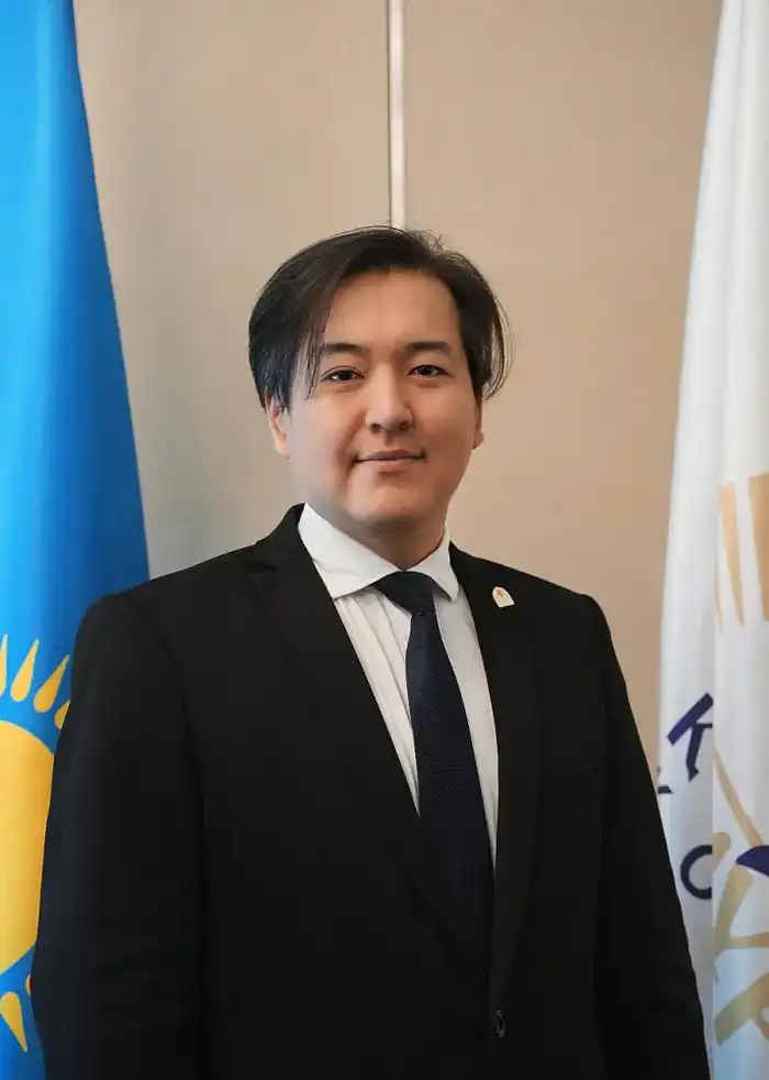Назначение Әбсадықова Айқожы директором департамента Минпросвещения РК: ожидания и последствия для образовательной политики Павлодаре