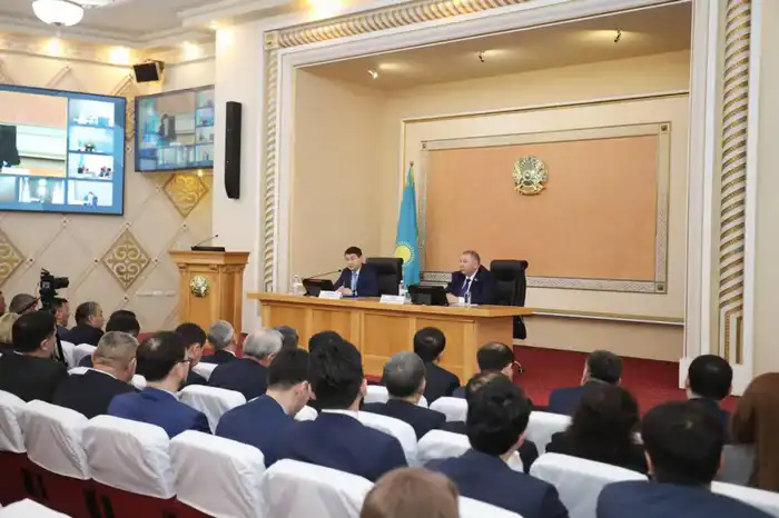 На сессии маслихата обсудили планы развития региона (8)