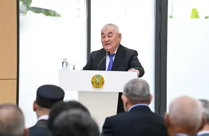 Глава региона встретился с ветеранами и представителями интеллигенции (8)