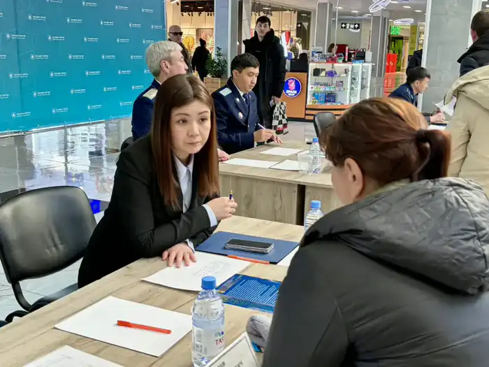 В рамках реализации идеологии «Закон и порядок» 26 февраля 2026 года Департаментом юстиции совместно с прокуратурой области проведена областная ярмарка вакансий «Еңбек қолдау» (2)