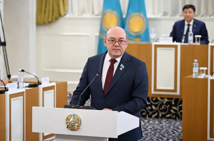 Внимание на социальную ответственность: детали проекта Новой Конституции от Асхата Рахимжанова Павлодаре