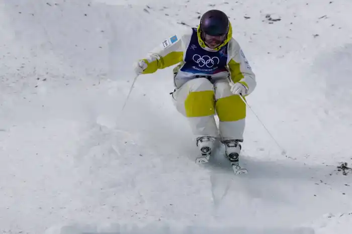 Казахстанские могулистки уверенно пробились в ТОП-20, готовясь к параллельному могулу Павлодаре